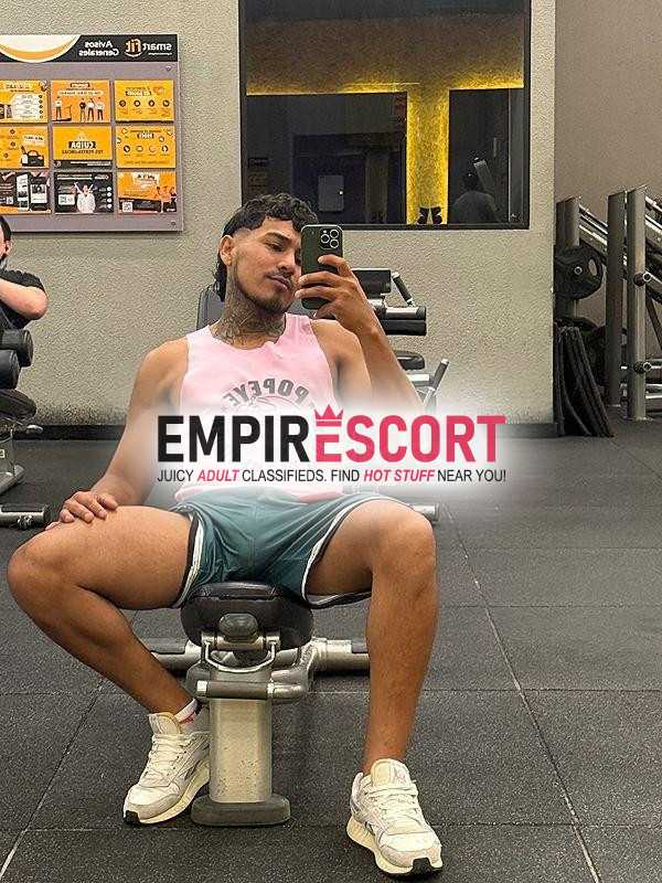 venezolano activo simpático pene curvo 🍆