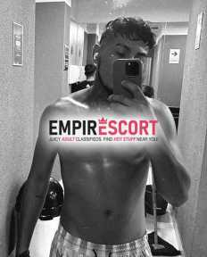 venezolano activo simpático pene curvo 🍆