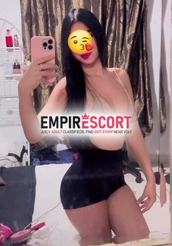 jade jovencita de bonito rostro y lista para complacerte