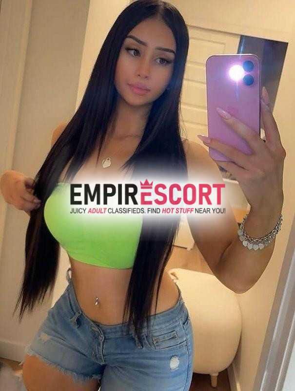 kiara ❤️ modelo anfitriona vibra que atrapa desde el inicio.