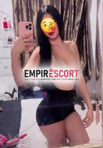 jade jovencita de bonito rostro y lista para complacerte