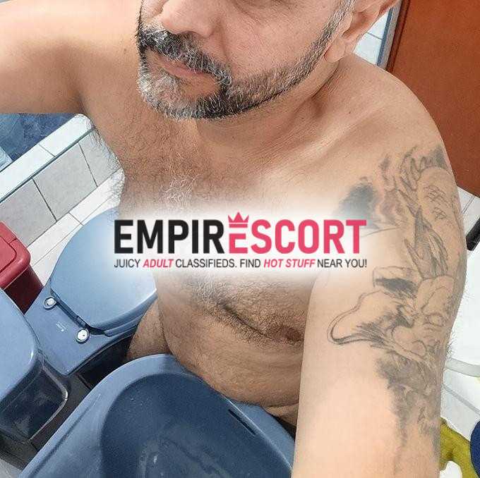 oso masajista de 45 años verga de 17 cm llega para cumplir tu fantasía después de masaje rico final feliz.