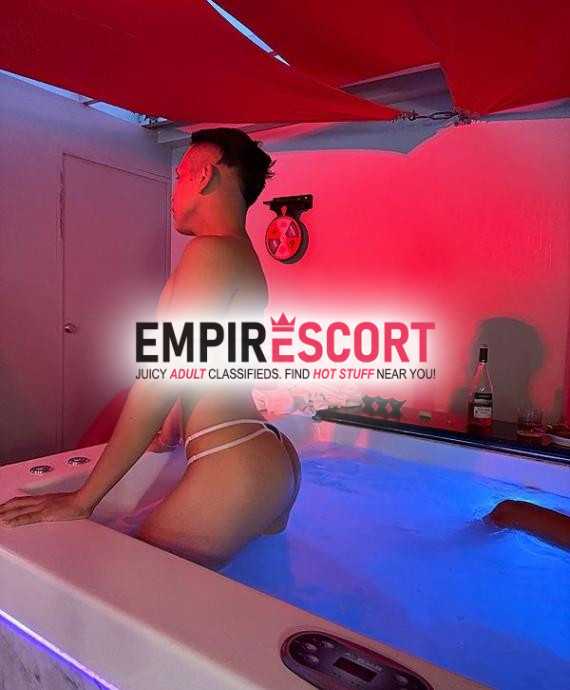 exclusivo y discreto joven hot dotado caliente