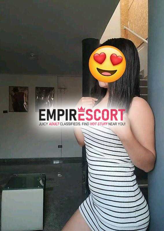 arianna linda mujer esperando hombre que pueda dominarme y hacer bien al amor.