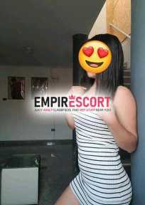arianna linda mujer esperando hombre que pueda dominarme y hacer bien al amor.