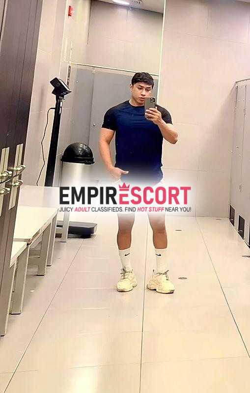 🍆🇨🇴de medellin guapo colombiano de ojos claros varonil de buena presencia masajista profesional mido 173 y tengo 24 años