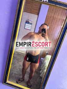 logan rico pasivo varonil dispuesto saciar tus necesidades amante gym