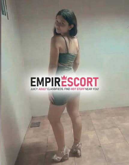estrechita de grandes culito y ricas tetas 🍑😋te esperare calatita 😘