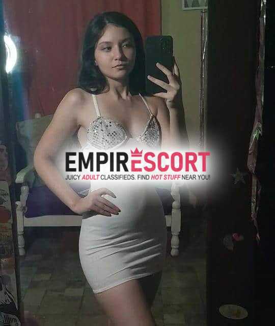 estrechita de grandes culito y ricas tetas 🍑😋te esperare calatita 😘