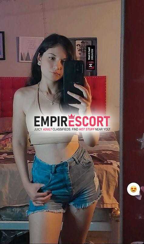 estrechita de grandes culito y ricas tetas 🍑😋te esperare calatita 😘