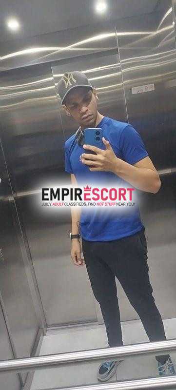 moreno arrecho recien llegado 👀
21 cm nada de flacidez 😈👀