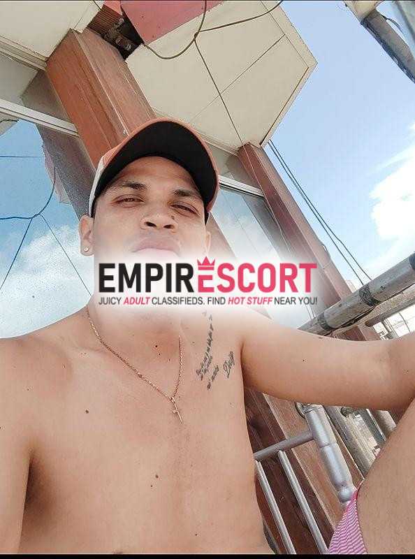 moreno arrecho recien llegado 👀
21 cm nada de flacidez 😈👀