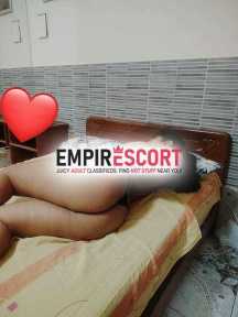 hola mis amores soy mia nuevita en el trabajo tengo 25 añitos chimbotana lista para darte placer al máximo ver mis fotos leer descripción tetas g