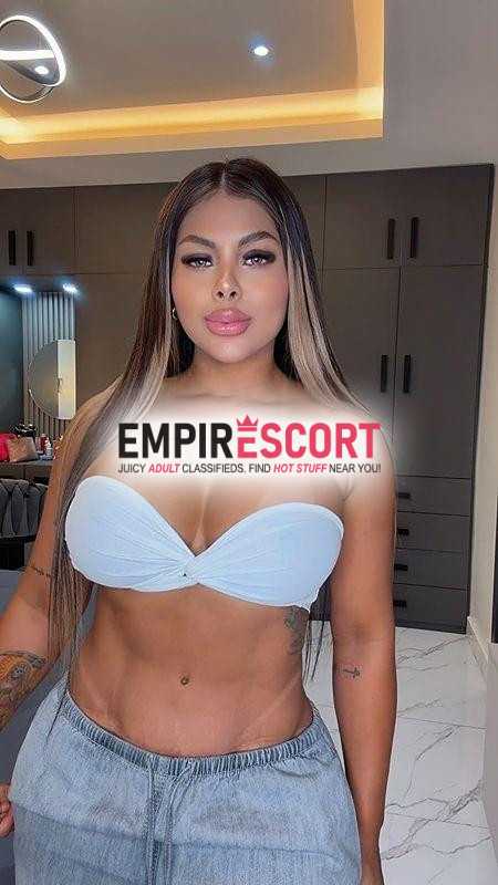 hermosa voluptuosa ecuatoriana recién llegada