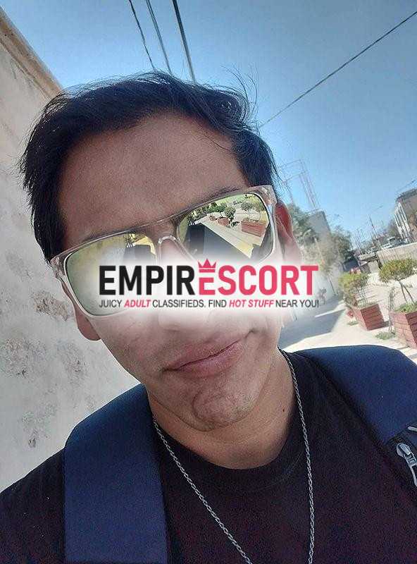 joven fantasia de ser amante de planta de pareja