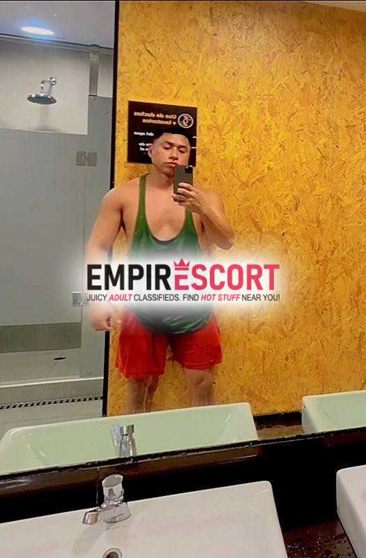 🍆🇨🇴musculoso masajista profesional varonil bisexual de ojos claros mido 175 y tengo 24 años