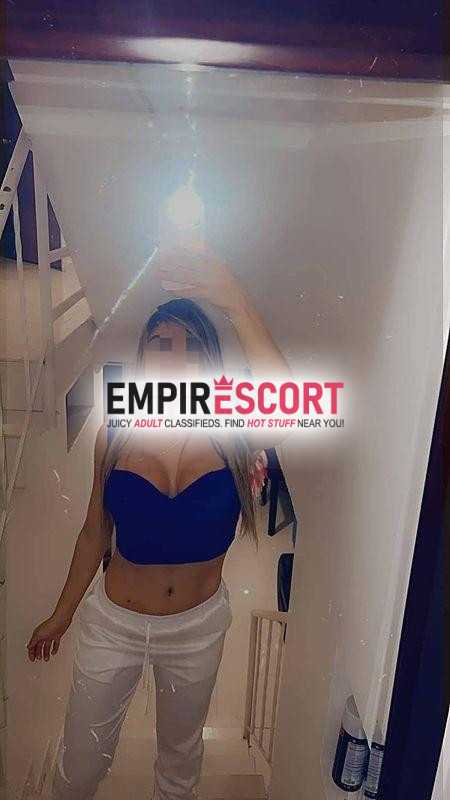 hola soy macarena tengo rico culo y exuberantes tetas