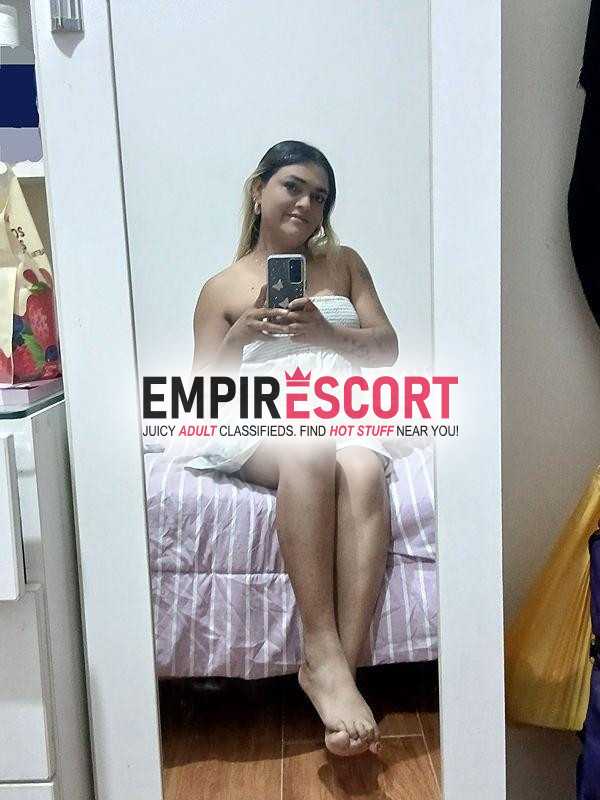 rubia exótica recién llegadita.