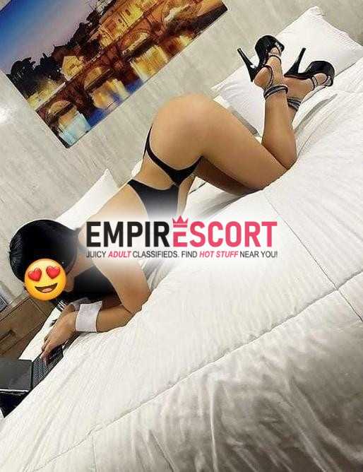 😋 ariadne 😋 buena colita🤤