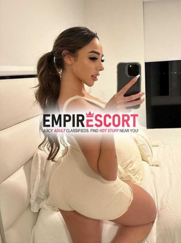 chica exuberante muy complaciente