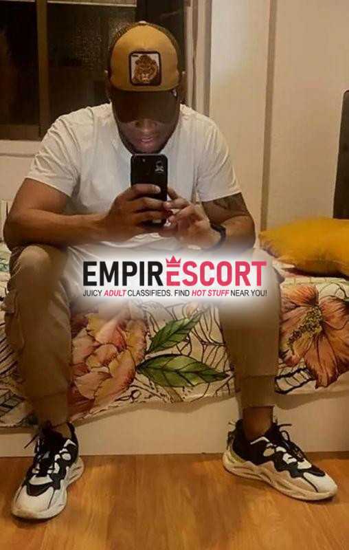 100sano ♂️🙌🏼 dominantealto y rompe potos de regreso🪵macho moreno verga ancha🪵.