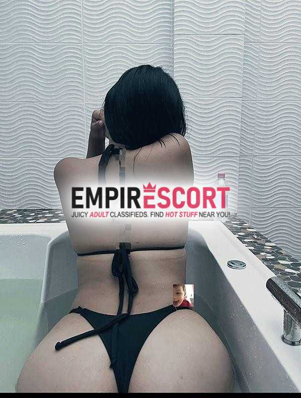 soy daniela chica atractiva tarapotina rica amor disponible 🥵🍼✅️
