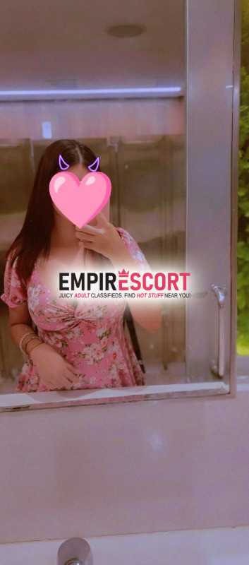 pareja joven busca single solvente para cuckold trío o voyeu