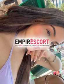 linda joven dispuesta cumplir todas tus fantasías