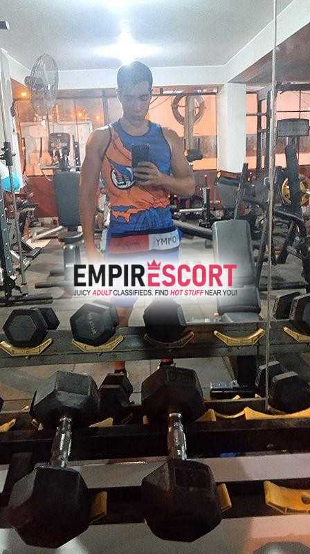 joven 23 años alto cuerpo atlético servicio mujeres o parejas