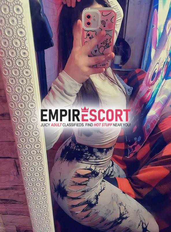 bella universitaria complaciente en cama hago de todo menos anal