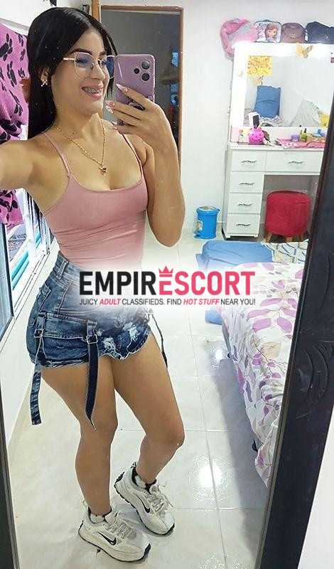 hermosa chica de contextura delgada🤤 y hermosa sonrisa dispuesta complacerte