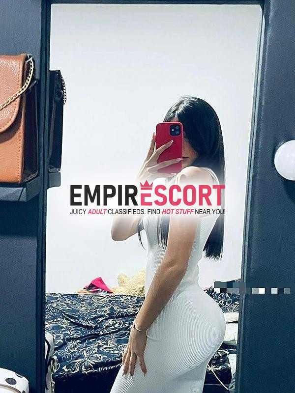 ella es luna blanquita sumisa y muy amable 💦 buen cuerpo presentable y aseada 🍑