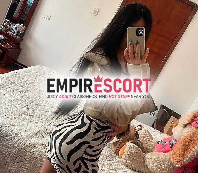 hermosa señorita ganas de hacer trabesuras