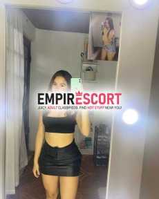 hermosa gatita rosadita trato de pareja