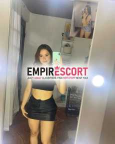 hermosa gatita rosadita trato de pareja