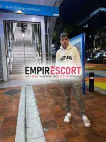 venezolano 🇻🇪 recien llegado tu ciudad 🏙️ cuento lugar seguro y discreto 😈 full contenido 💸😈