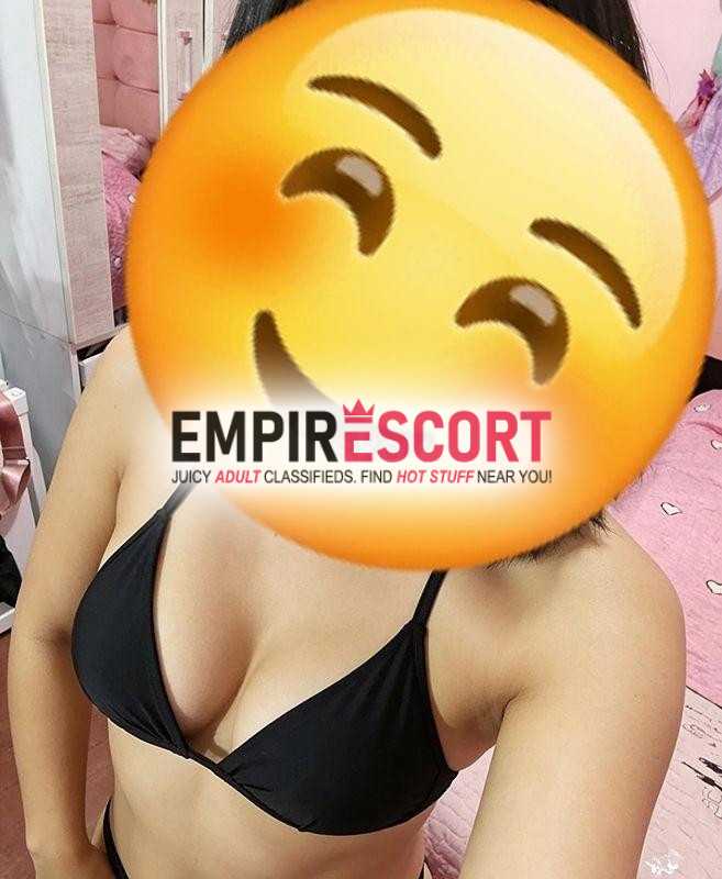 😍 jovencita universitaria recién nueva en esto apretadita
