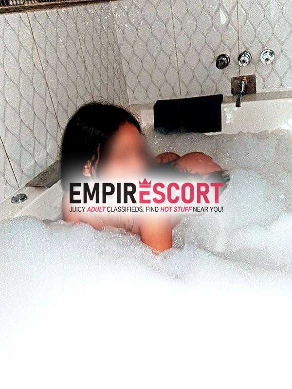 complacientes trato de pareja habitación jacuzzi