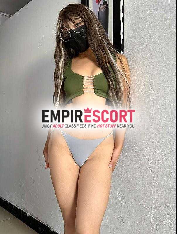 ven y déjate llevar por mi encanto y sensualidad.