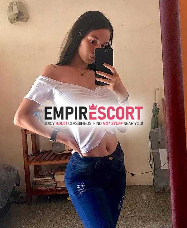 19 años bella universitaria nueva en zona