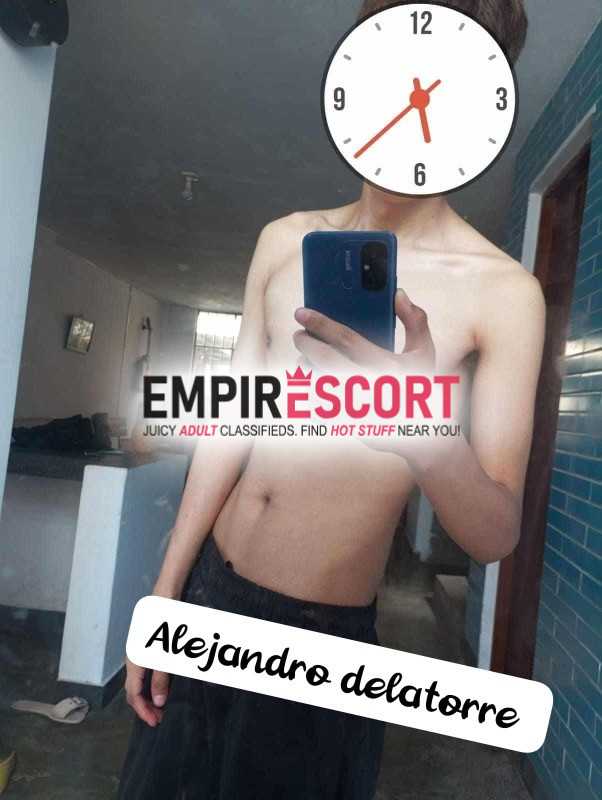 hola soy alejandro 20 años delgado lampiño natural tez claria 1.64 50 kilos

doy trato de pareja besos caricias todas las poses que quieras todo calma

todo discreción

cumplo fetiches fantacia juego de roles

buen trato higiene
926355892 alejandro

soy de surco sjm no cuento sitio me movilizo taxi ida y vuelta costo extra tu zona