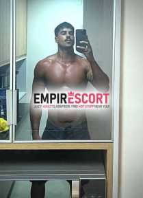 dylan escort internacional macho rico grandote modelo