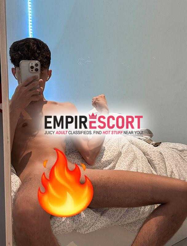 twink atractivo badboy dotado🇨🇱🇵🇪 de paso por esta ciudad🍆🔥
