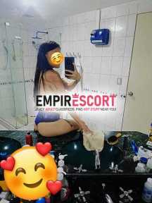 holaaa mis amores🥰 soy sofía de 19 años piel trigueña😋 estudiante✌🏻soltera🔥 estoy aquí para pasarla rico🫦